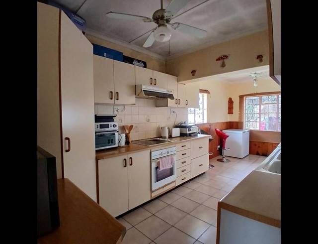 3 BEDROOM HOUSE FOR SALE IN WOODLANDS